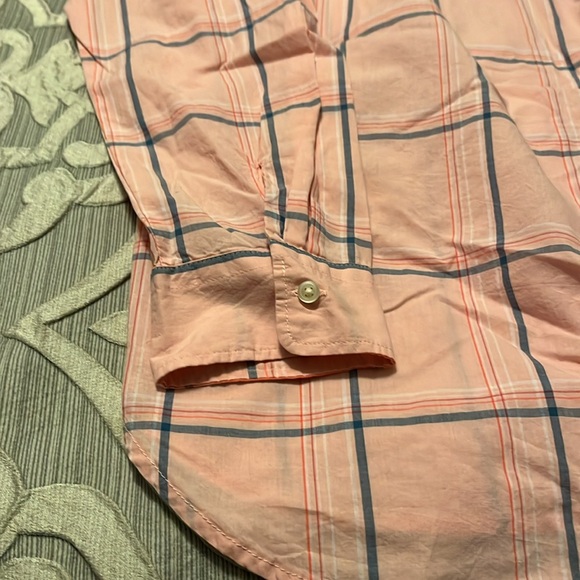 Women’s Old Navy light pink plaid cotton classic shirt - Picture 6 of 9